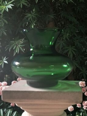 Vintage Anchor Hocking Emerald Green Vase with Fluted Rim